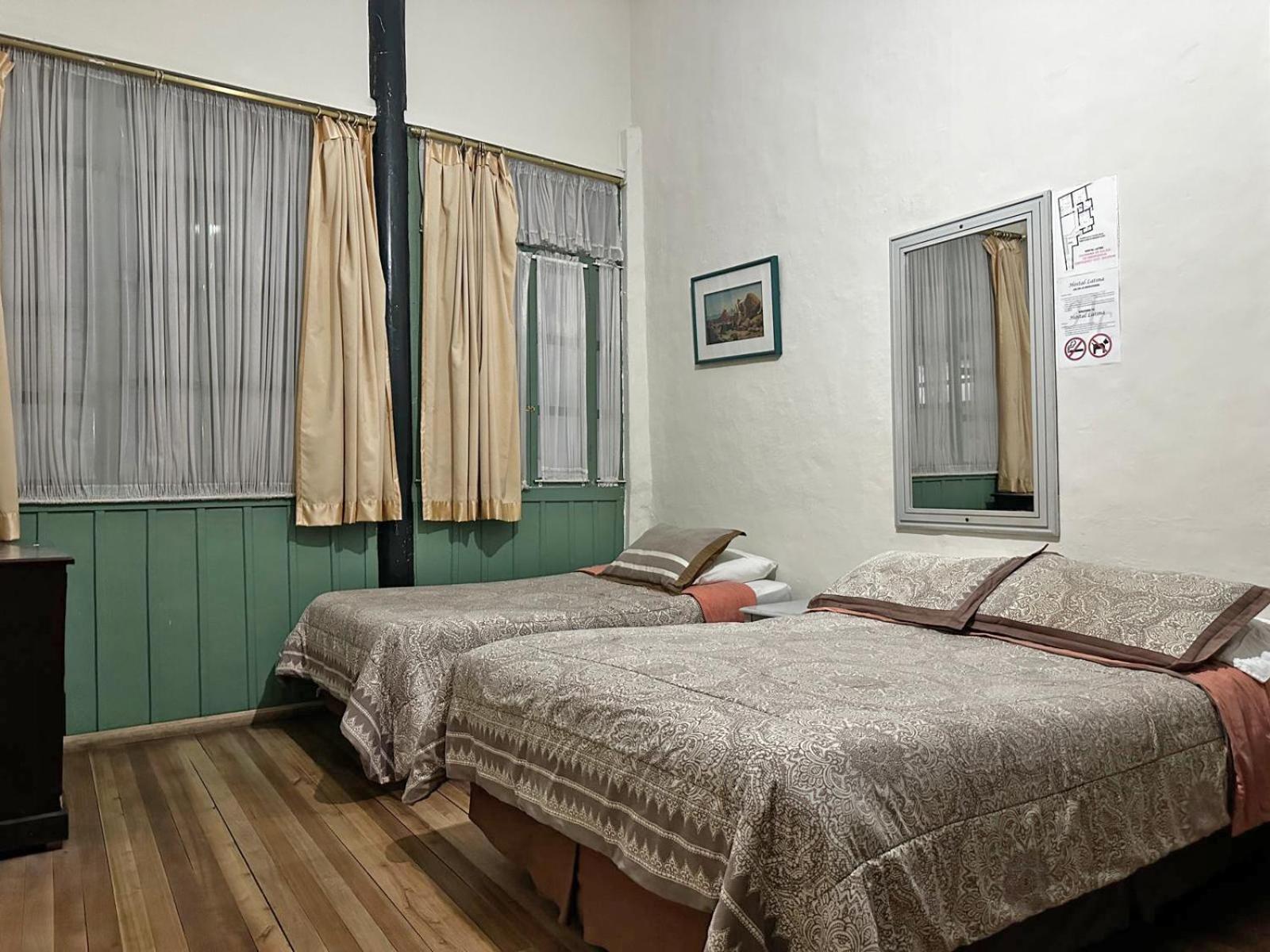 Hostal Latina Cuenca Exterior foto
